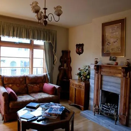 بيت ضيافة Hawthorn House كينمير