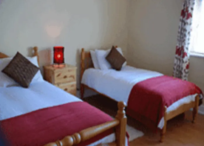 Hawthorn House 3* كينمير